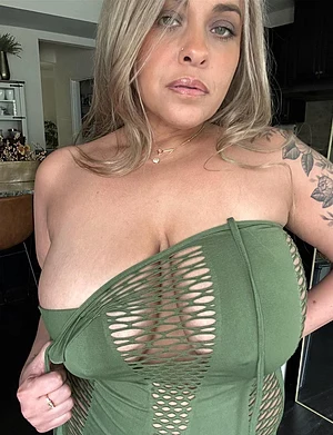 Do I qualify as a MILF? ✨🩵