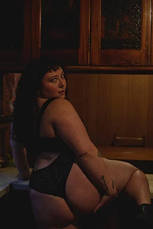 BBW Goddess Shamshira's pic #4