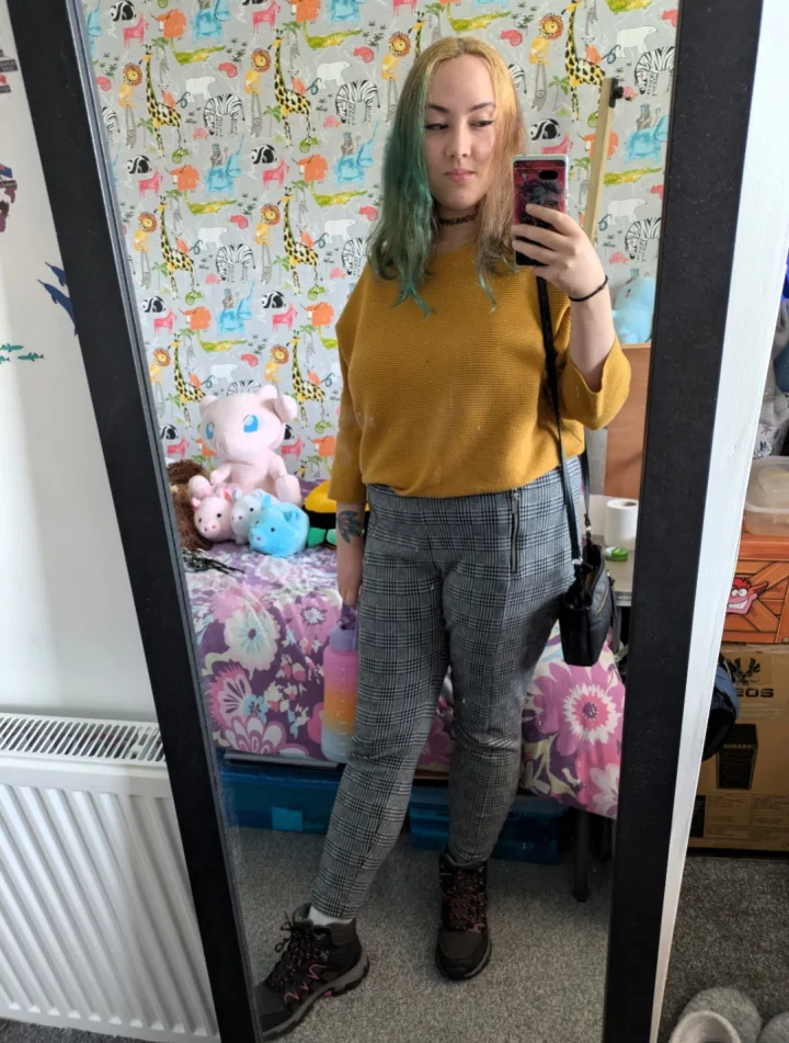 Cute picnic date, fuck, movie time?