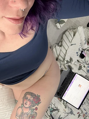 i rarely wear underwear 😏 especially in bed 😈