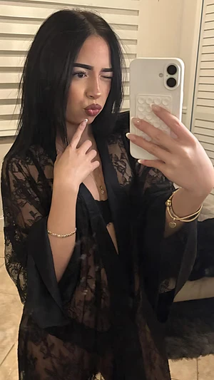do you think this robe would look better on the floor?👀