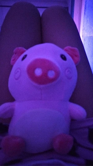 looks like Pinky found his favorite spot between my legs... he's such a naughty little piggy, don't you think? 🐷💖 [EN/ES] (18+)