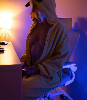 Come play game with me 😜