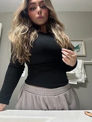 Goddess Amber's pic #4