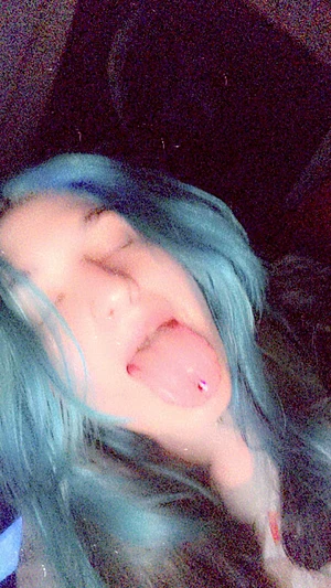 come spoil me whip i shake my ass for you