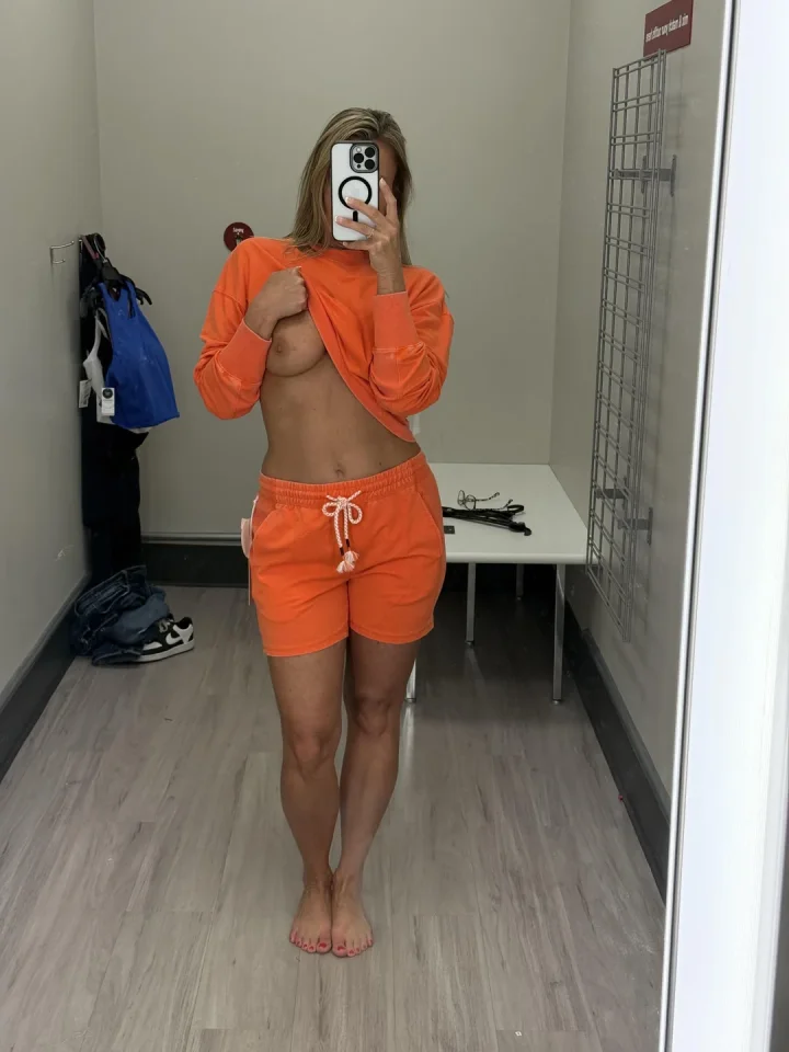 You know you want to see more of this 52yo