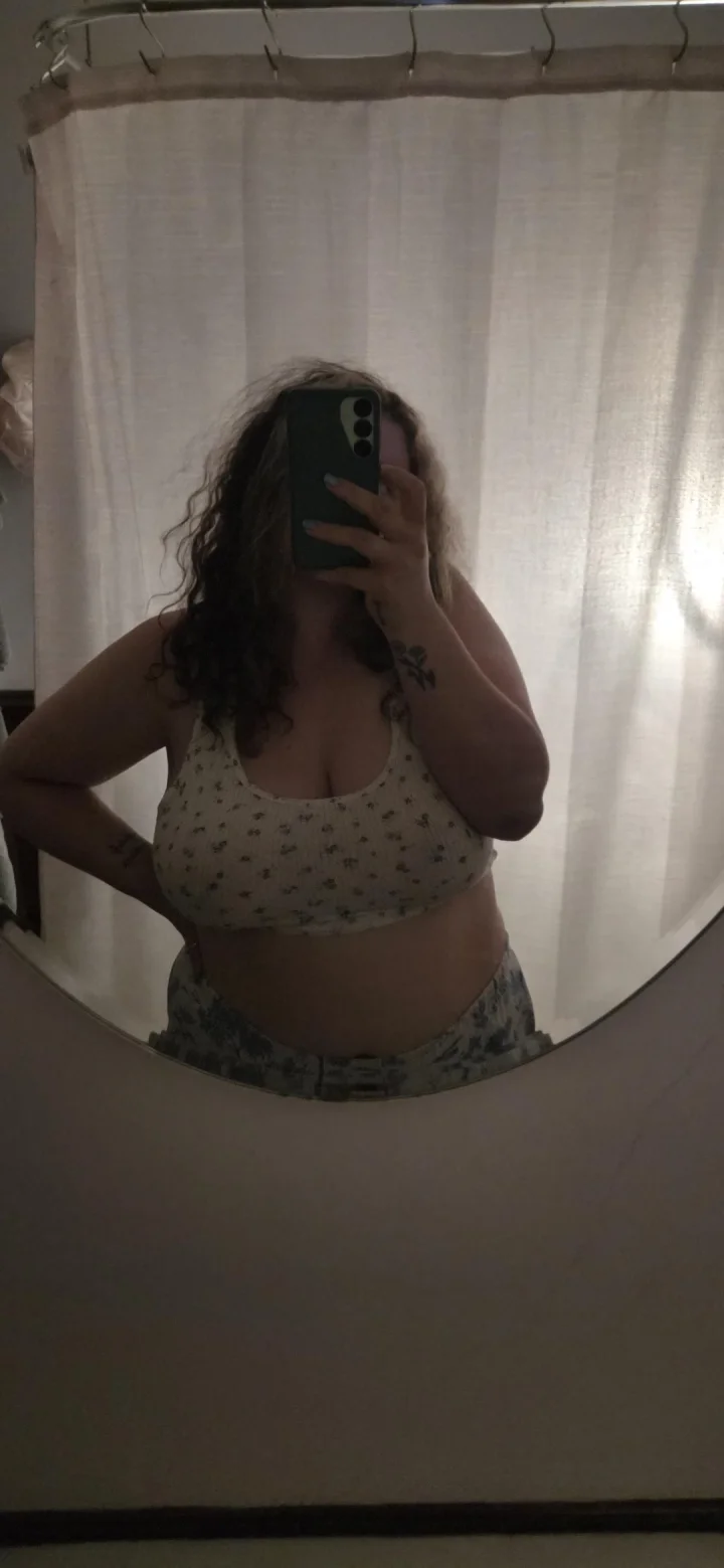 Hope you think of me when you're stroking it tonight😘😘