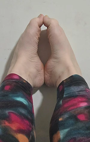 Custom feet photos and videos available!!
