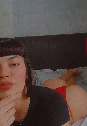 Let's play with my ass, horny