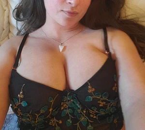 Short girl, big tits