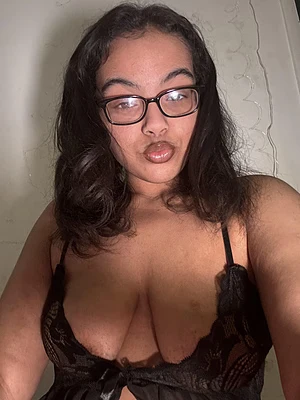 sub if you think i’m pretty ;)