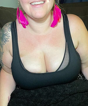 It’s too hot for clothes. Do you agree?