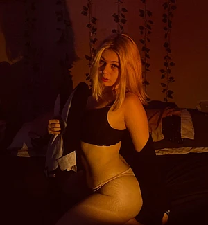 Hailey's pic #42