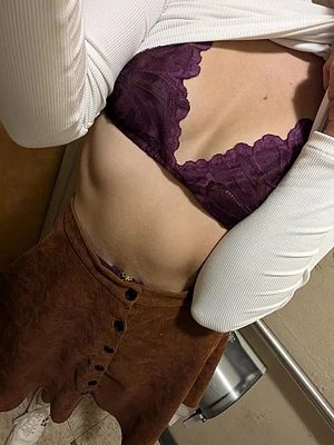 Vivian Flores's pic #2