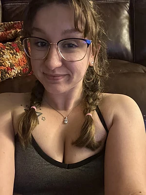 I’m free today.. who wants customs?❤️