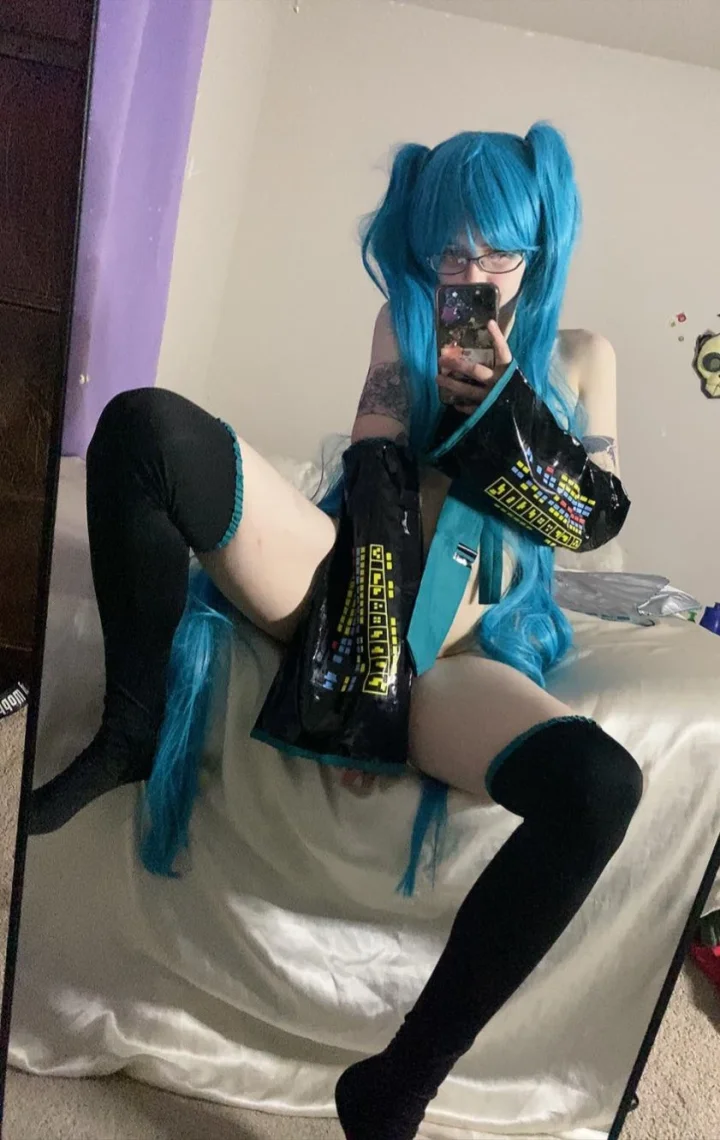 congratz ! u have found a freaky cosplay girl wanting ur attention :3 wat do u do now