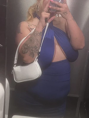chubby in a cute dress 🤑