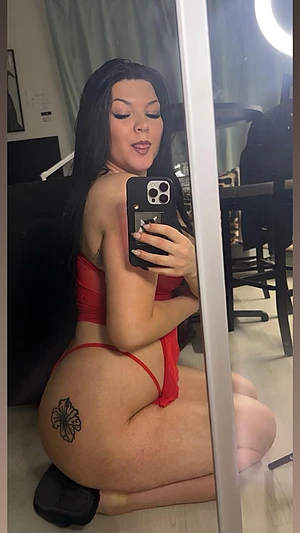 Would you touch me? 💋