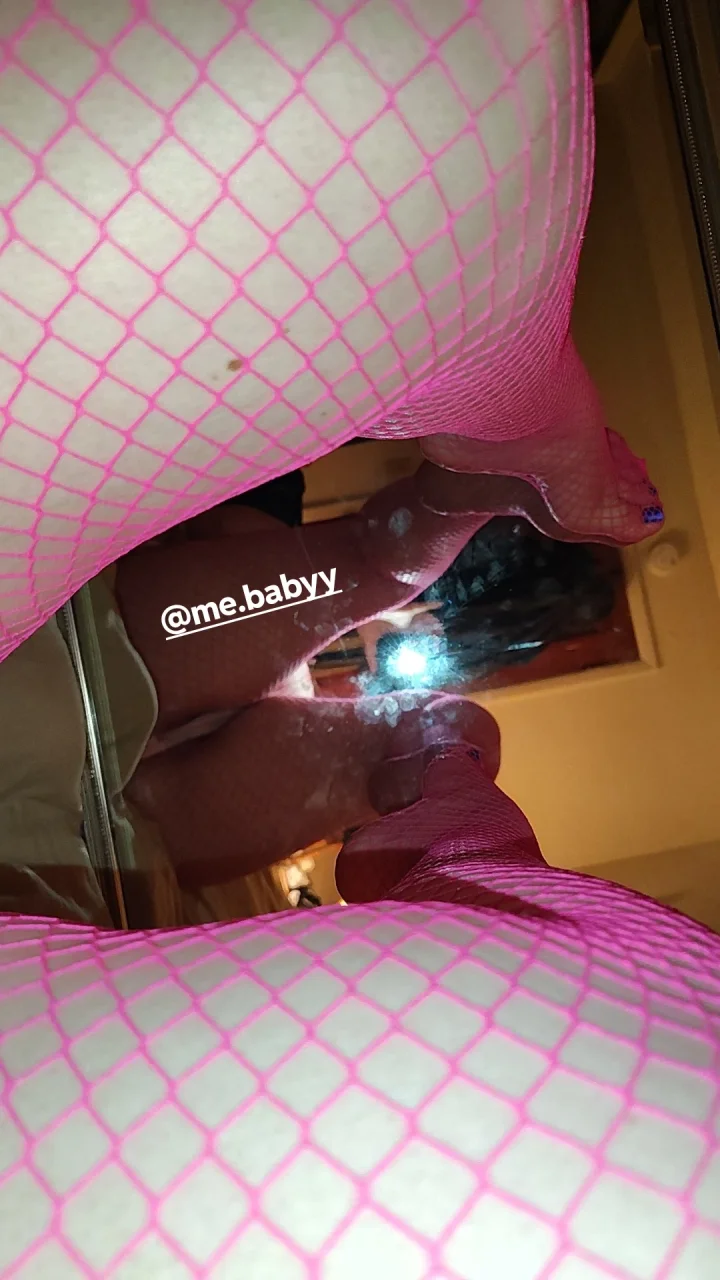 Foot focus picture of Me.babyy