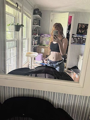 Tight little distraction, think u can handle it?