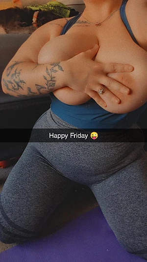 I know your hands would rather be on me instead of your wife. Just give in to me already 😈