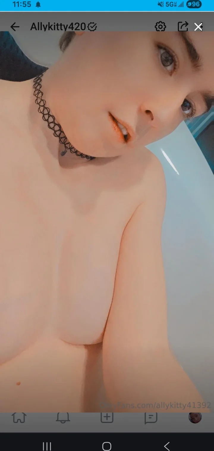Naked picture of Allykitty420