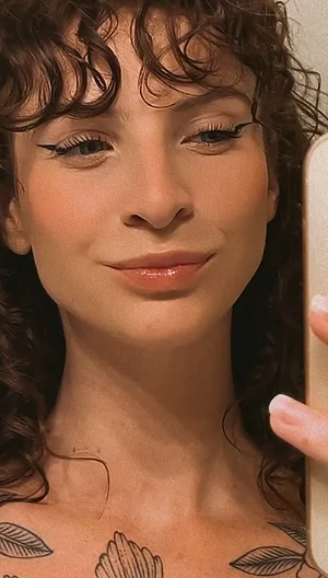 Divine's pic #7