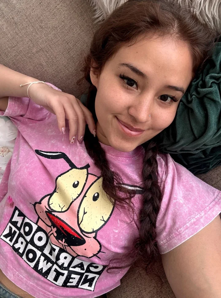 I look so pretty without any makeup on