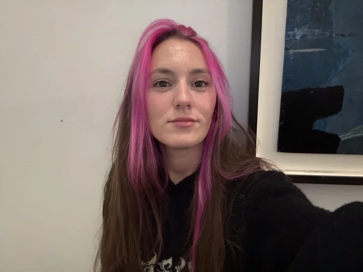 My pink hair is back! – Foto Morena de Poppy Quinn (@poppyquinn33)