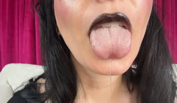 New clip releasing tomorrow - Stroke to Black and Shiny🖤✨ Get ready to have your mind simplified & liquefied, then fed right back to you as you slurp it up with your load!