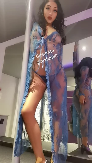 Dance with me papi 
