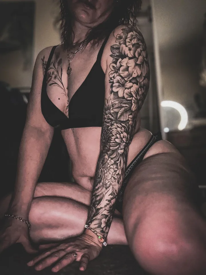 Wanna see what else I can do on my knees?