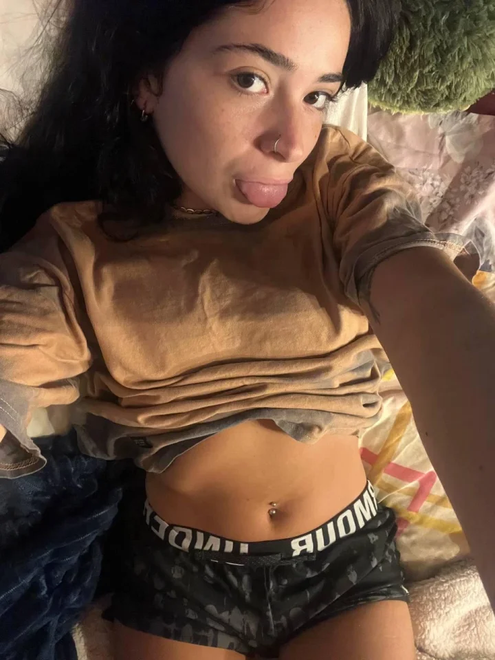 Outstretched arm picture of 𝕊𝕋𝔼𝔽𝔸ℕ𝕀 🍑your tattooed Goddess