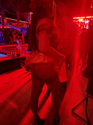 Couplenextdoor's pic #3