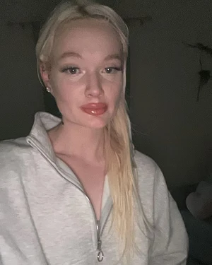 Cum tear me pussy up ;)
