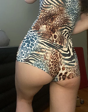 Take a bite👅