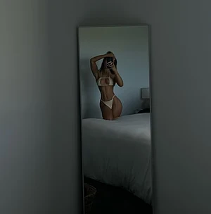 Reina 👑's pic #5