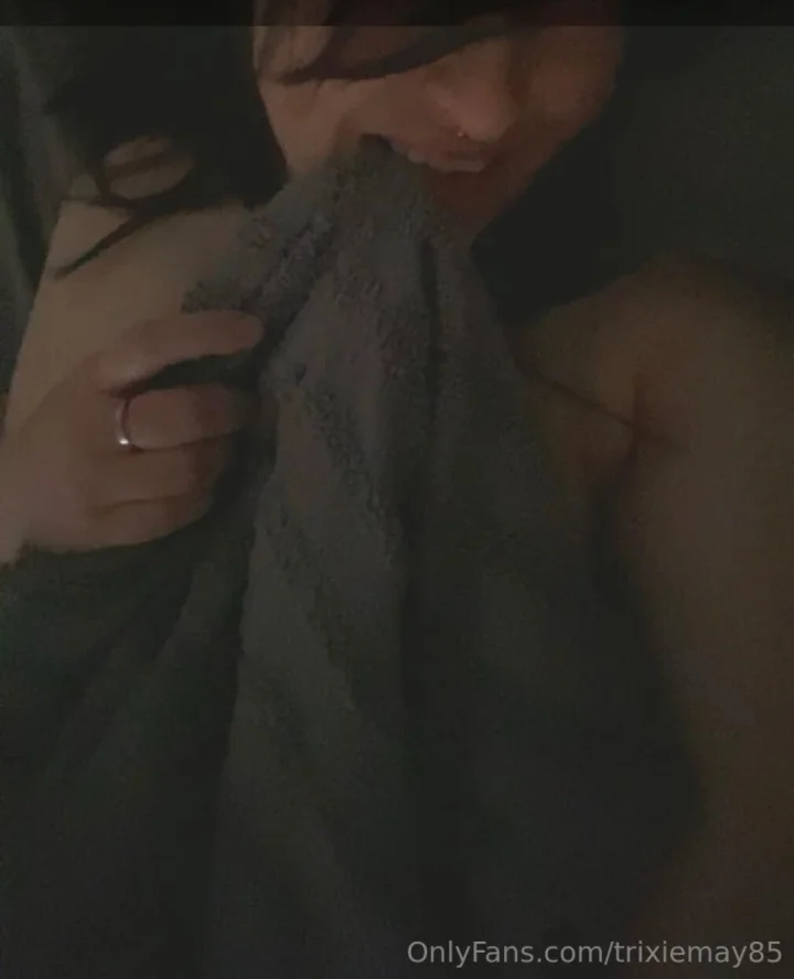WHO NEEDS A CUDDLE BUDDY💕