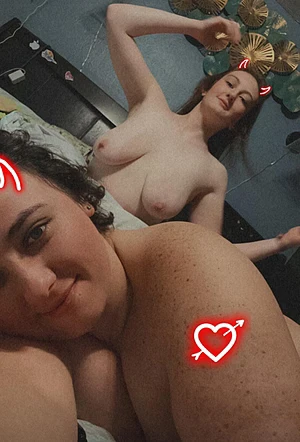 girlslovegirls69's pic #2