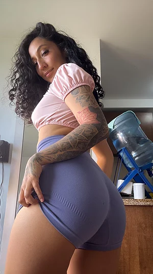 A sexy photo only for married men