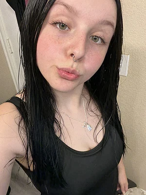 fresh from the bath.. here's a selfie