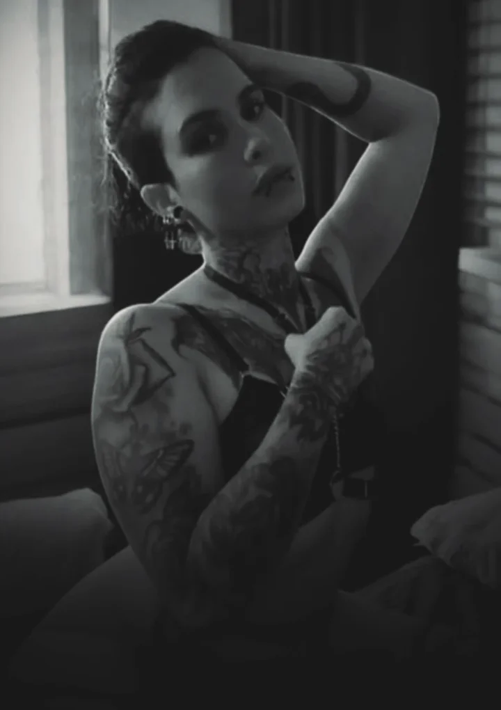 You want to see my tattoos 💋