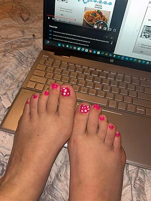 Biology lecture or suck on my pink toes?