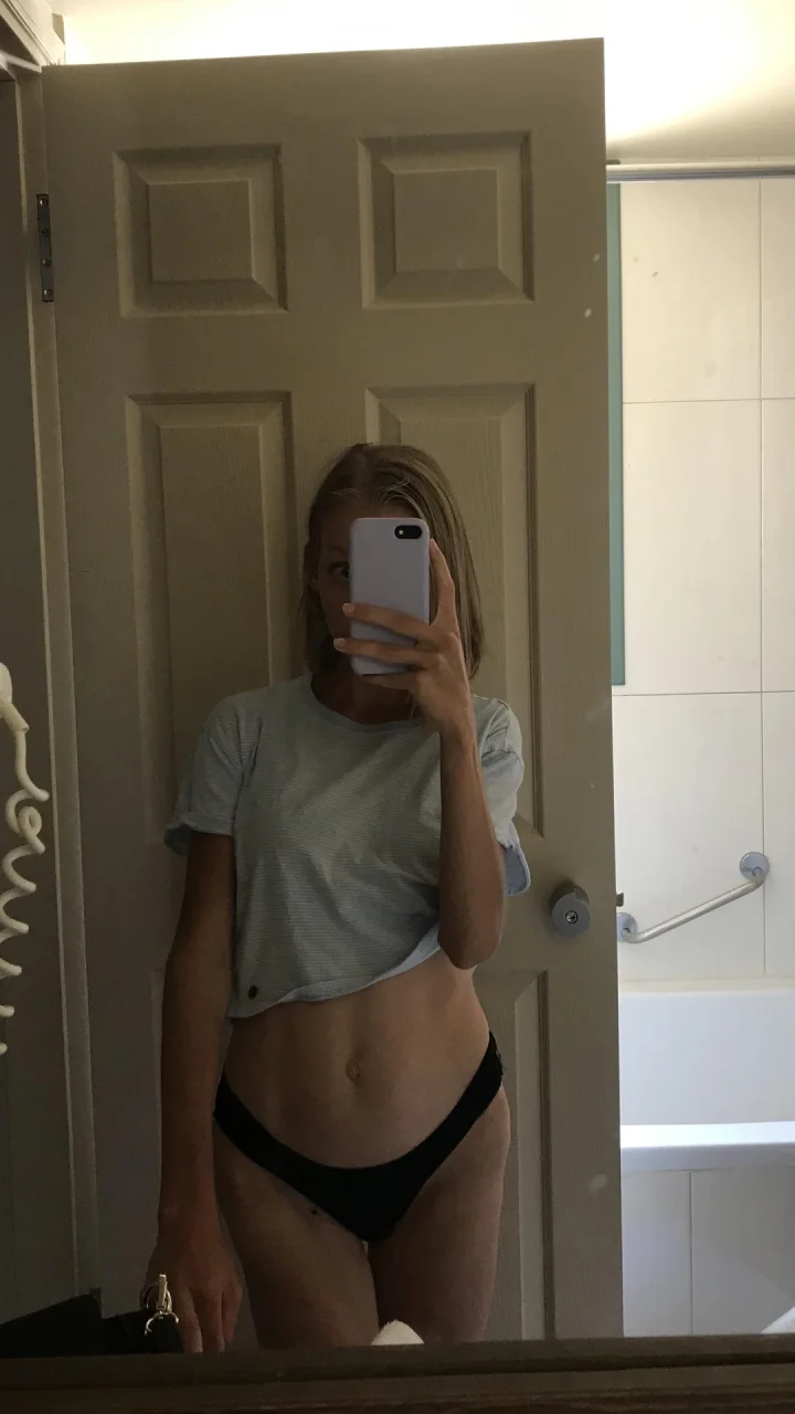 Photo Jambes serrées de Camm5968 (@cammonly)