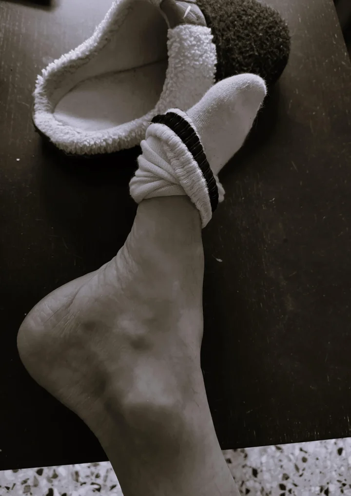 SilentGiantFeet - love BW