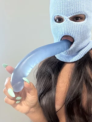 Watch this go alllll the way down my throat 😳 who wants to see the whole video? 👅