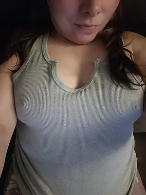 Getting late, looking to play 😘
