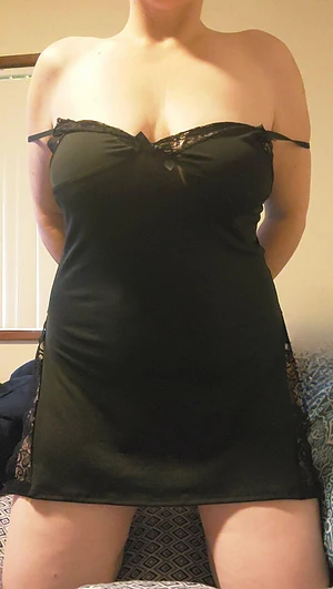 It's friday wanna have some fun😏 come to my spicy page!