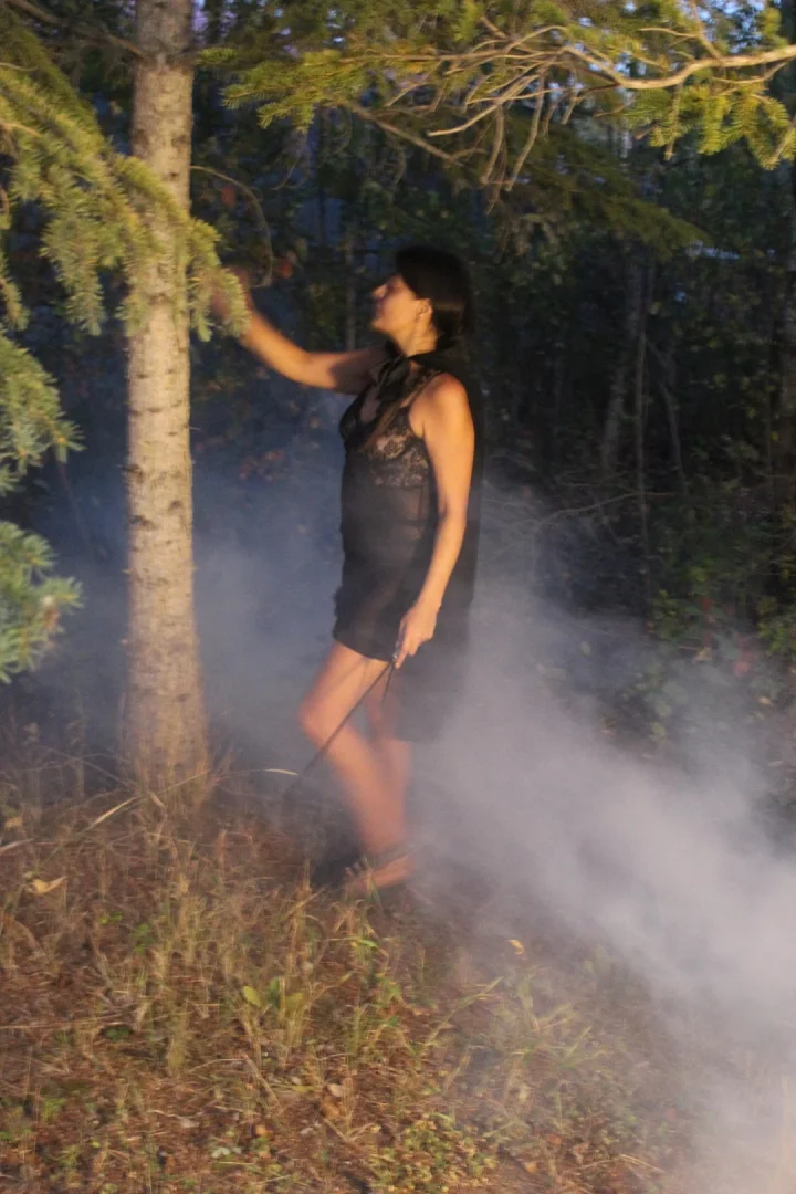 Feeling a little Witch in the picture !!!