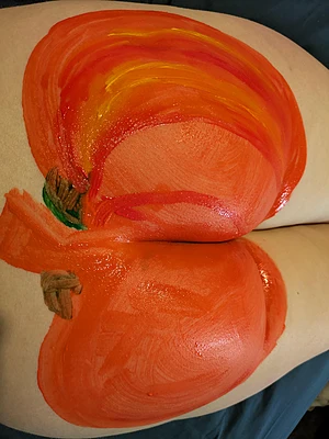 Behind the scenes of this week's masterpiece 🍑🎃